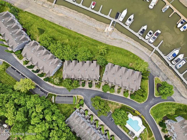4001 Harrods Landing Dr, Prospect, KY 40059