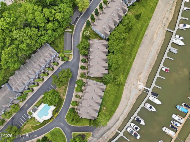 4001 Harrods Landing Dr, Prospect, KY 40059