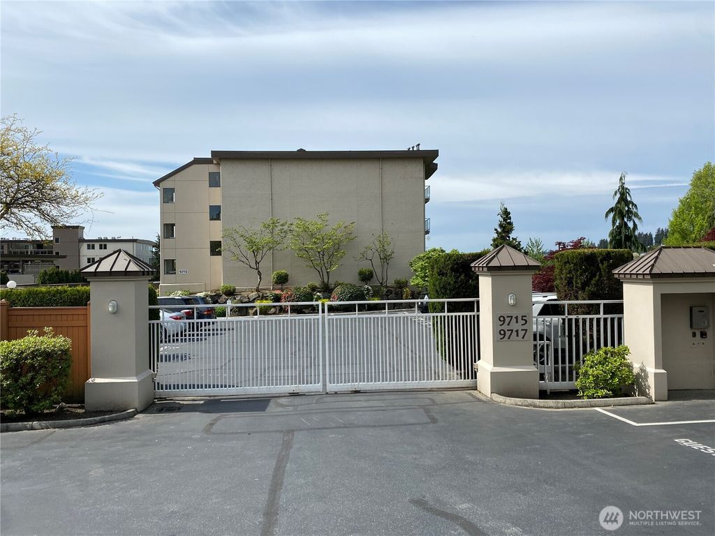 9715 NE Juanita Drive #310B, Kirkland, WA 98034