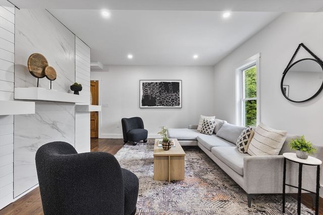 39 Chipman St, Boston, MA 02124