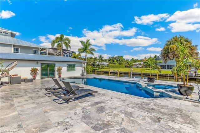 4724 Spring Creek DR, Bonita Springs, FL 34134