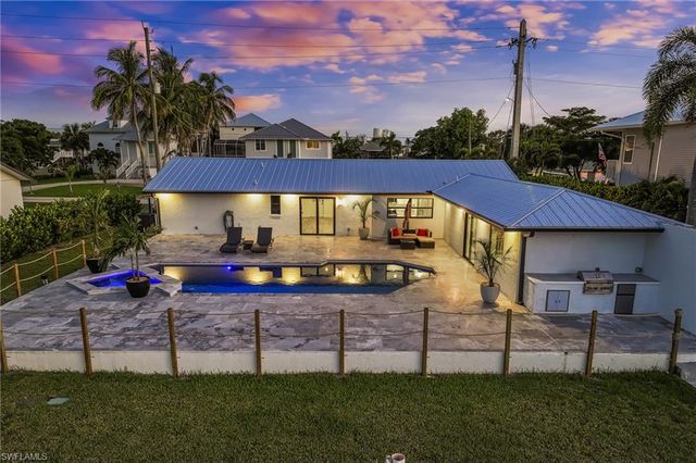 4724 Spring Creek DR, Bonita Springs, FL 34134