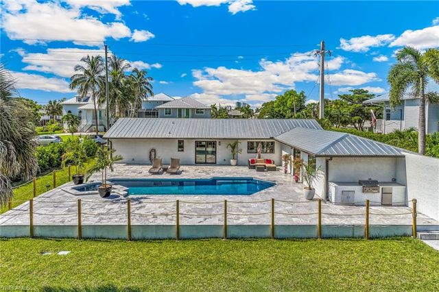 4724 Spring Creek DR, Bonita Springs, FL 34134