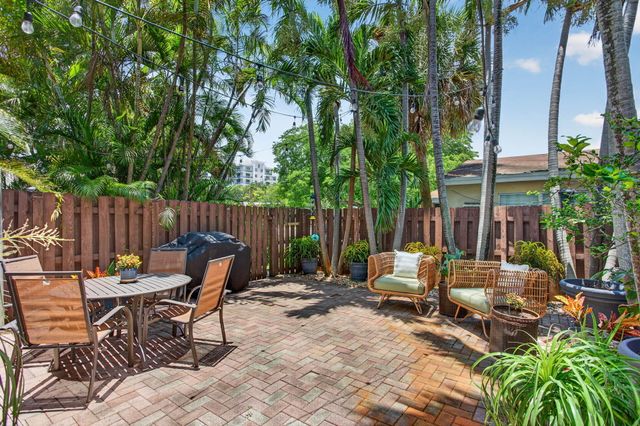 2505 NE 2nd Street, Pompano Beach, FL 33062