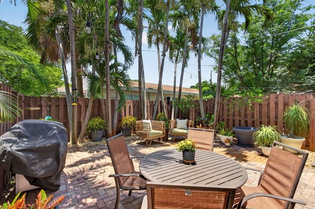 2505 NE 2nd Street, Pompano Beach, FL 33062