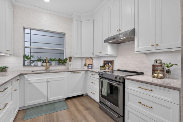 2505 NE 2nd Street, Pompano Beach, FL 33062