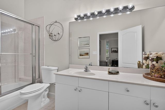 2505 NE 2nd Street, Pompano Beach, FL 33062