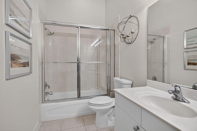 2505 NE 2nd Street, Pompano Beach, FL 33062