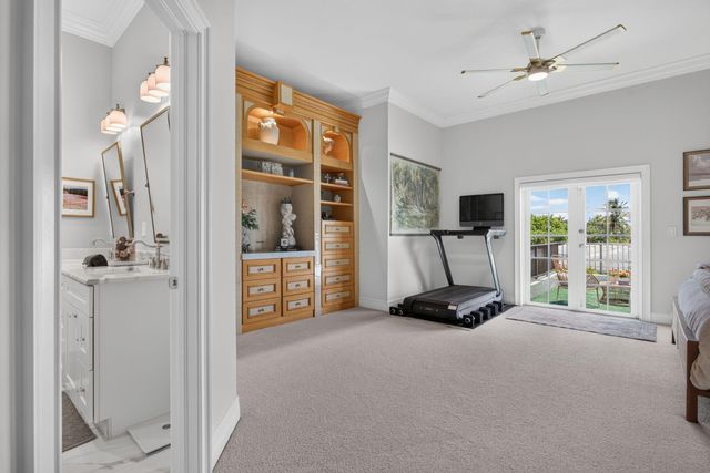 2505 NE 2nd Street, Pompano Beach, FL 33062