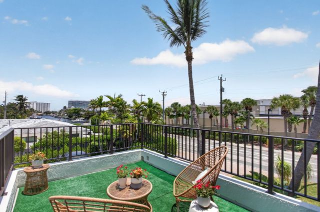 2505 NE 2nd Street, Pompano Beach, FL 33062