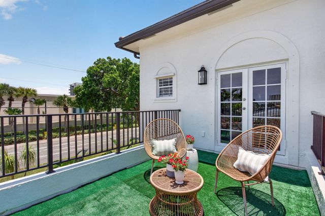 2505 NE 2nd Street, Pompano Beach, FL 33062