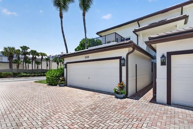 2505 NE 2nd Street, Pompano Beach, FL 33062
