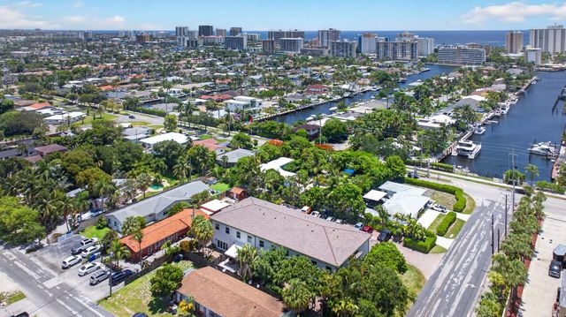2505 NE 2nd Street, Pompano Beach, FL 33062