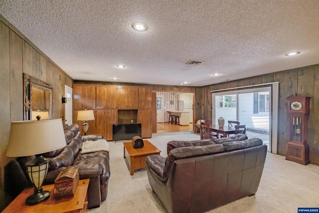 334 NE 13th Av, Albany, OR 97321