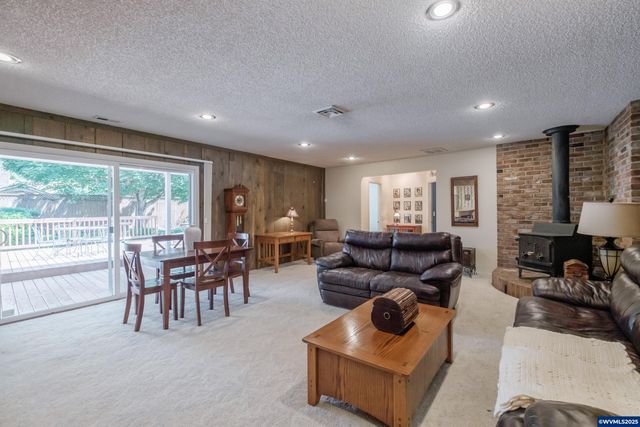 334 NE 13th Av, Albany, OR 97321