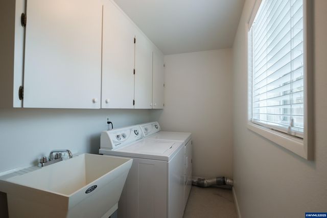 334 NE 13th Av, Albany, OR 97321