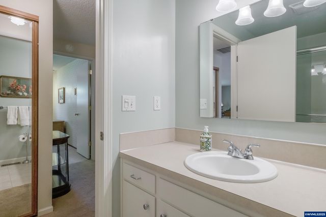 334 NE 13th Av, Albany, OR 97321