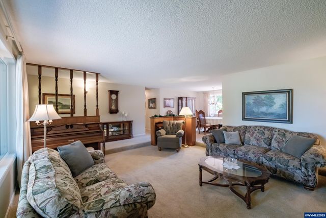 334 NE 13th Av, Albany, OR 97321