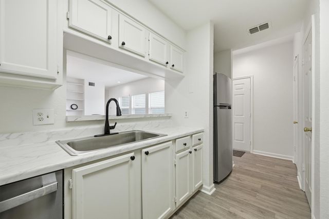 4409 Duval ST 305, Austin, TX 78751
