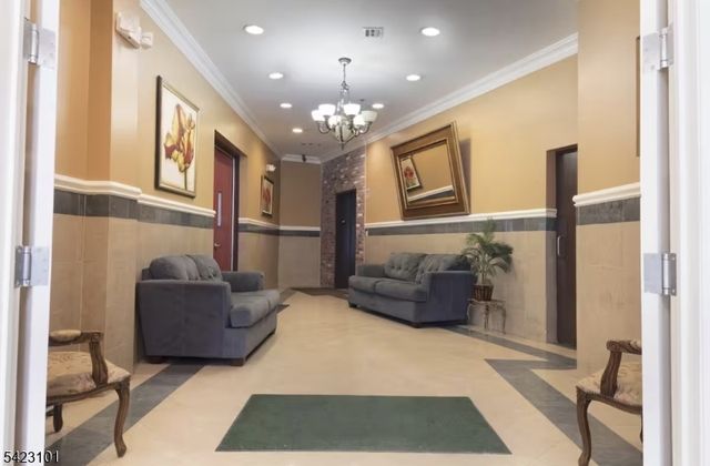 15 Tichenor Ln 403, Newark City, NJ 07114