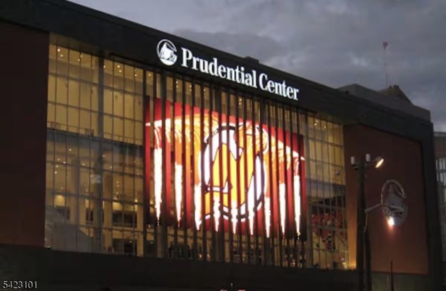 15 Tichenor Ln 403, Newark City, NJ 07114