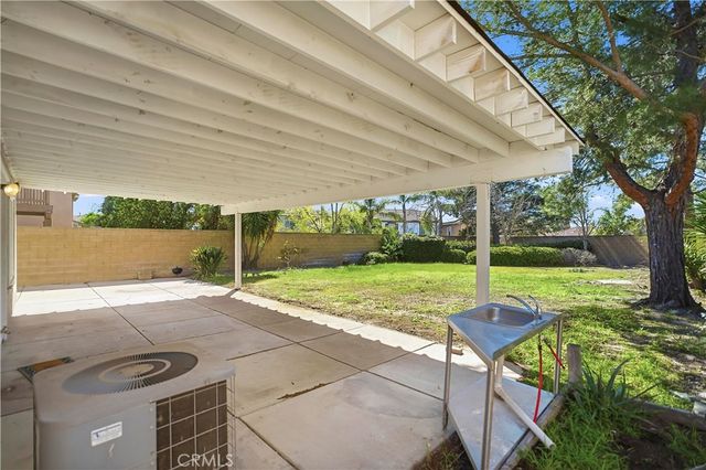 6160 La Costa, Fontana, CA 92336