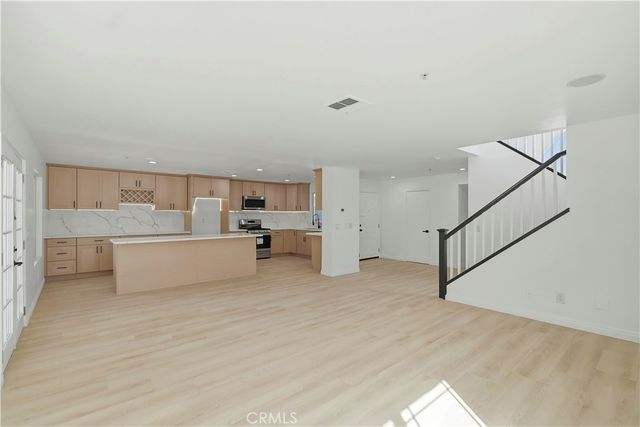 6160 La Costa, Fontana, CA 92336