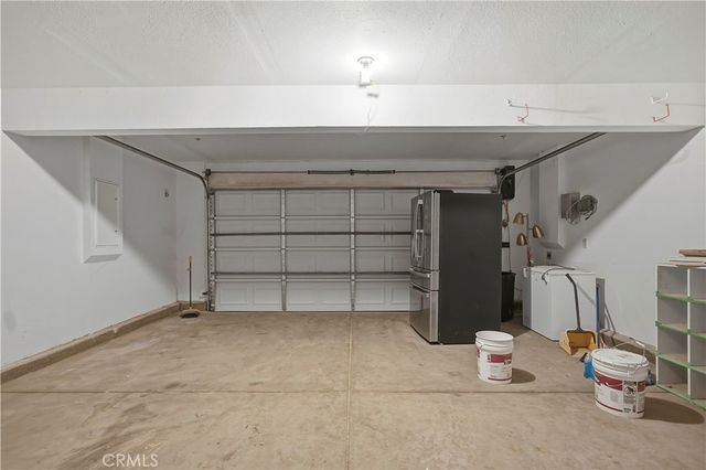 6160 La Costa, Fontana, CA 92336