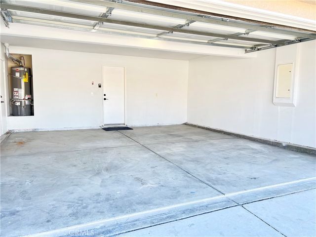 6160 La Costa, Fontana, CA 92336