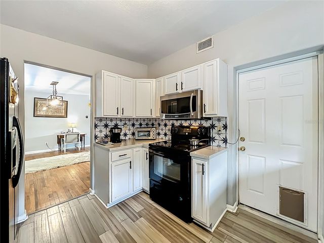1700 EDMUNDSHIRE ROAD, Orlando, FL 32812