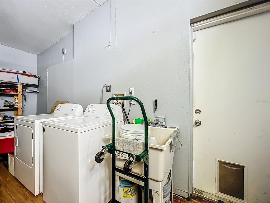 Image 30 of property listing at 1700 EDMUNDSHIRE ROAD, Orlando, FL 32812