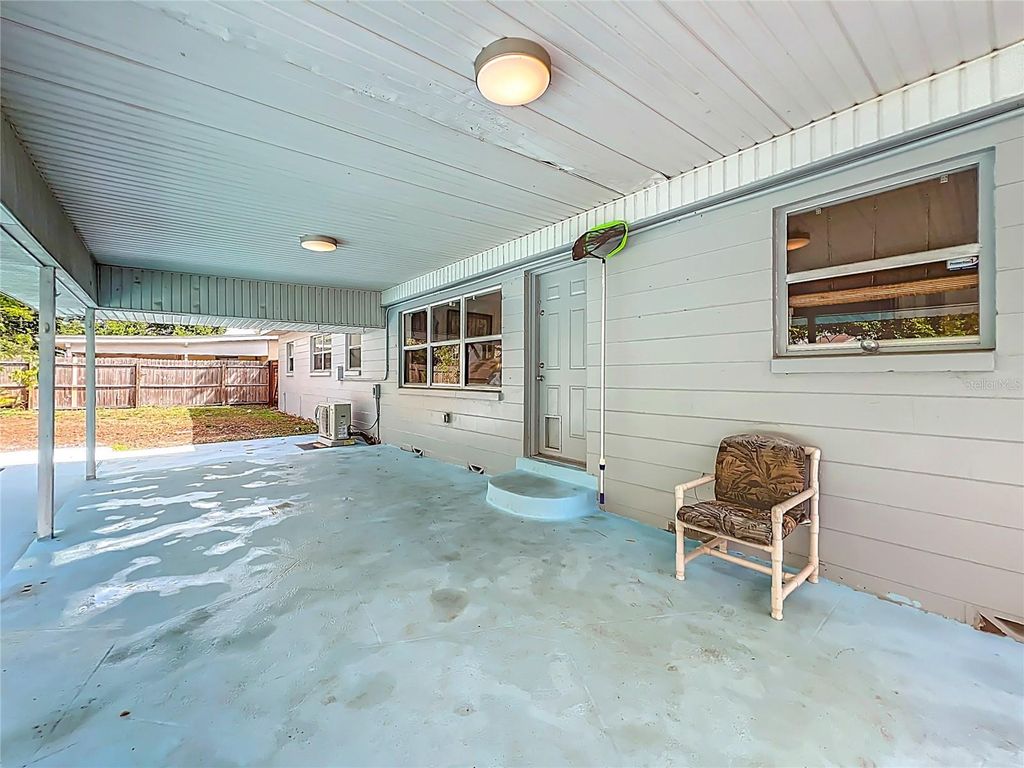 Image 32 of property listing at 1700 EDMUNDSHIRE ROAD, Orlando, FL 32812