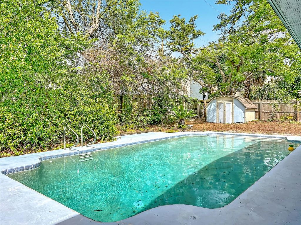 Image 34 of property listing at 1700 EDMUNDSHIRE ROAD, Orlando, FL 32812