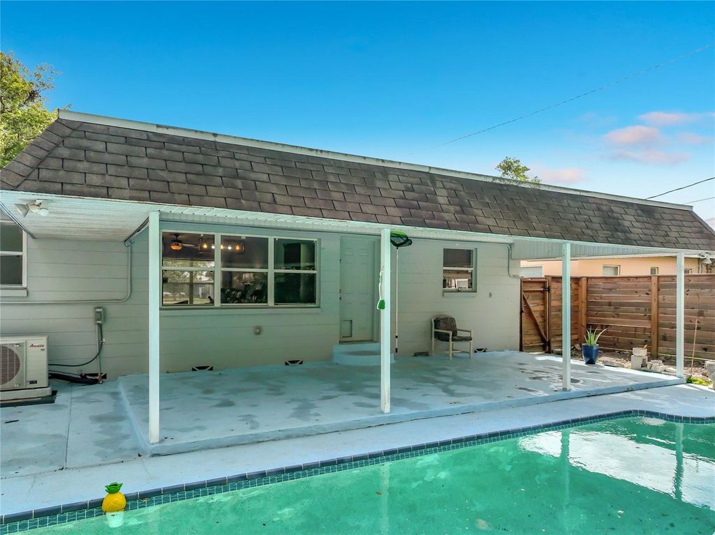 Image 37 of property listing at 1700 EDMUNDSHIRE ROAD, Orlando, FL 32812