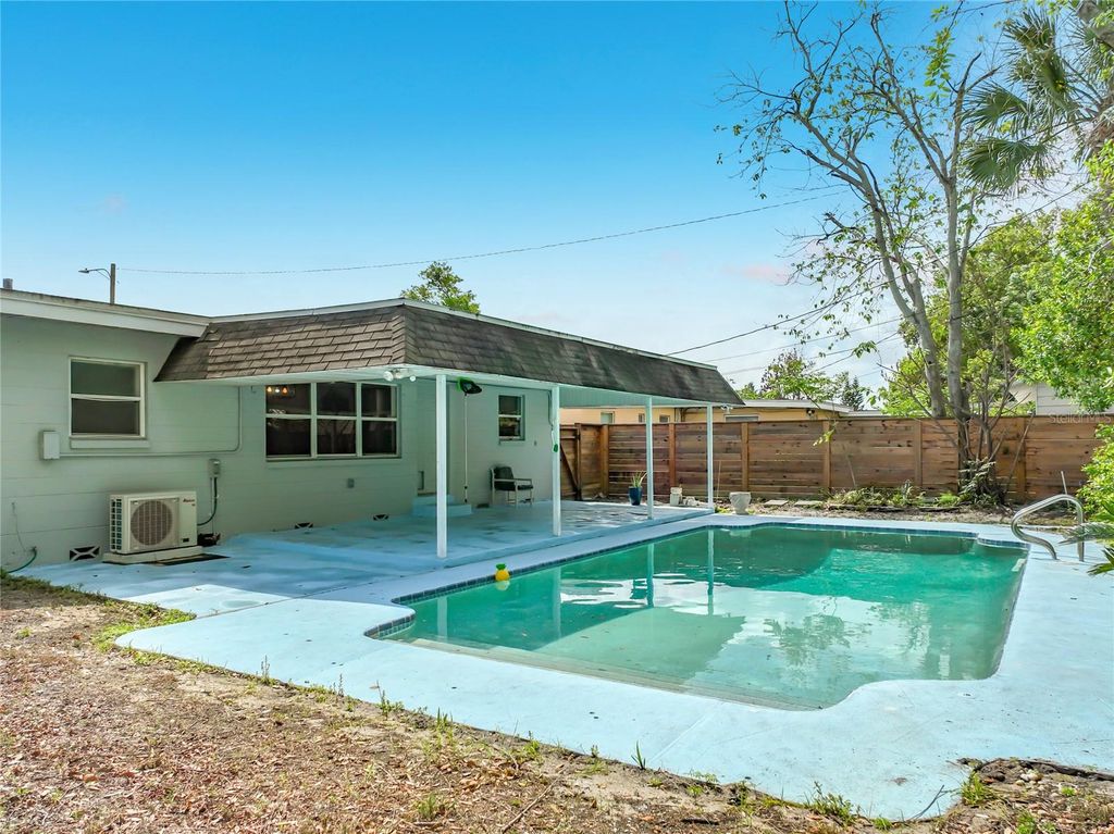 Image 39 of property listing at 1700 EDMUNDSHIRE ROAD, Orlando, FL 32812