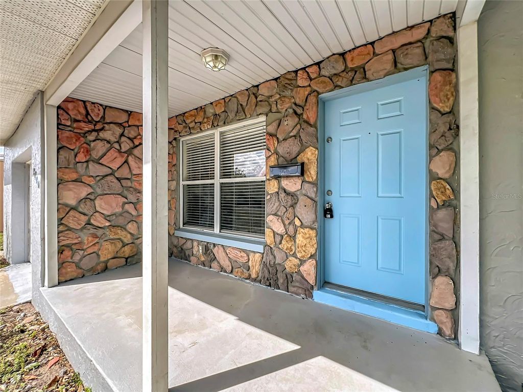 Image 5 of property listing at 1700 EDMUNDSHIRE ROAD, Orlando, FL 32812