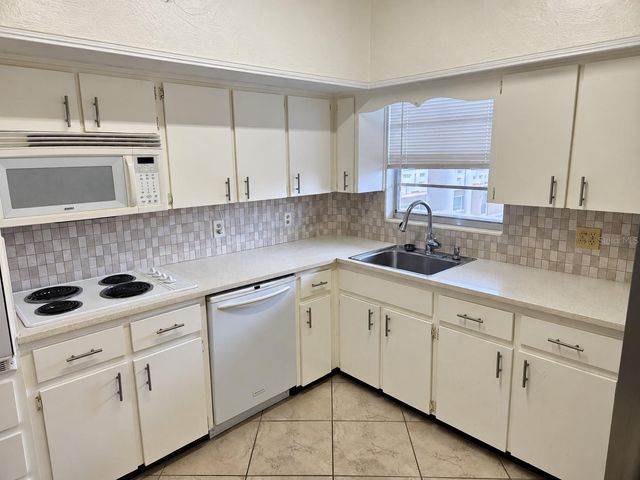 2436 RHODESIAN DRIVE 48, Clearwater, FL 33763