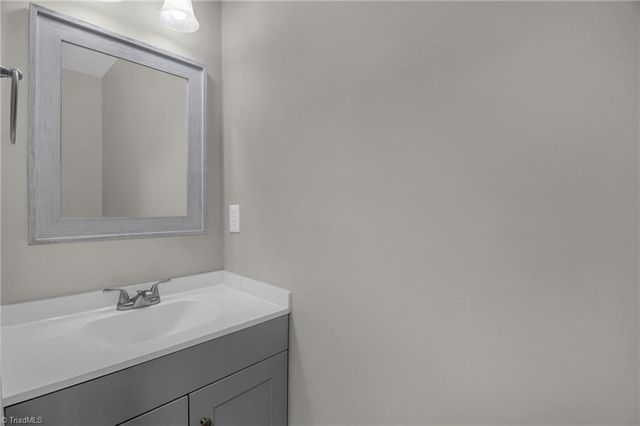 2724 Windy Crossing, Winston-salem, NC 27127