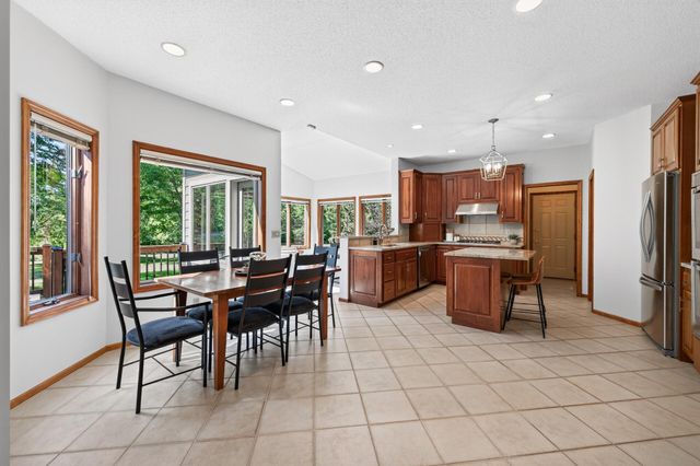3034 Edgewater Drive, Woodbury, MN 55125