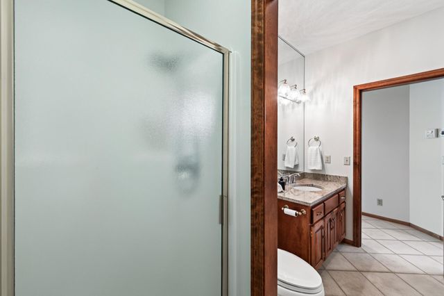 3034 Edgewater Drive, Woodbury, MN 55125