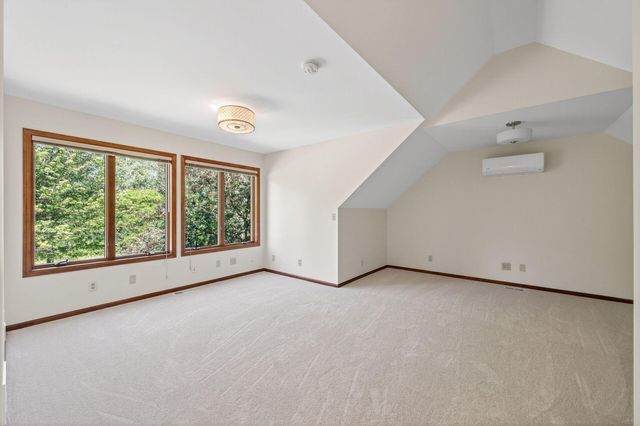 3034 Edgewater Drive, Woodbury, MN 55125