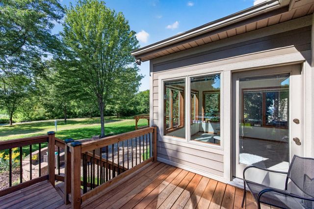 3034 Edgewater Drive, Woodbury, MN 55125
