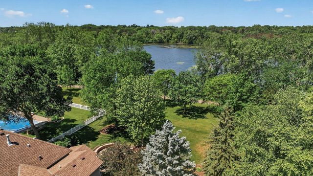 3034 Edgewater Drive, Woodbury, MN 55125