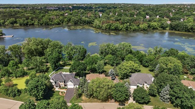 3034 Edgewater Drive, Woodbury, MN 55125