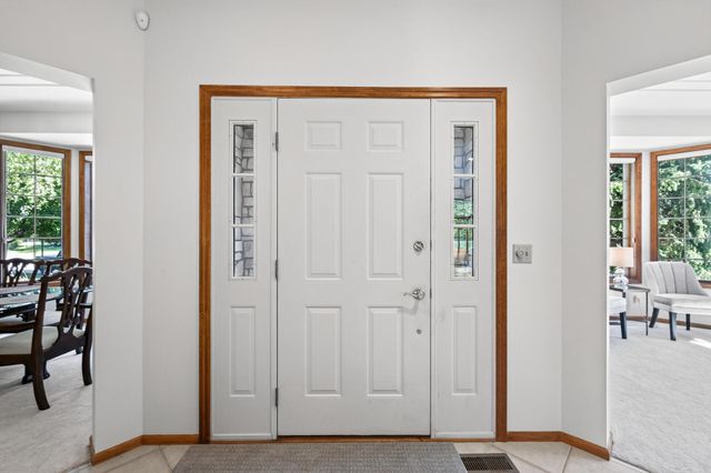 3034 Edgewater Drive, Woodbury, MN 55125