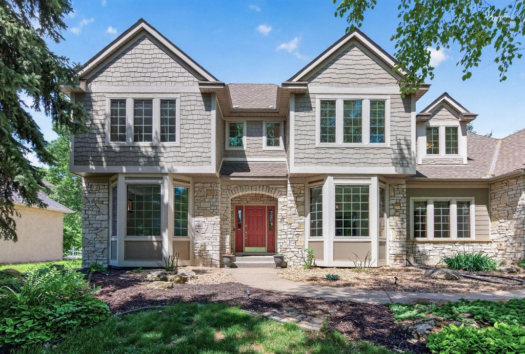 3034 Edgewater Drive, Woodbury, MN 55125 — exterior