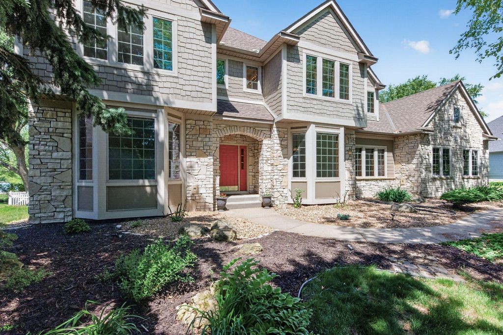 3034 Edgewater Drive, Woodbury, MN 55125 — photo 4
