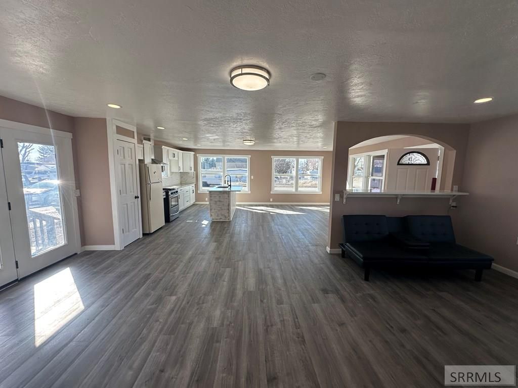 Image 13 of property listing at 1181 Falls Avenue, American Falls, ID 83211