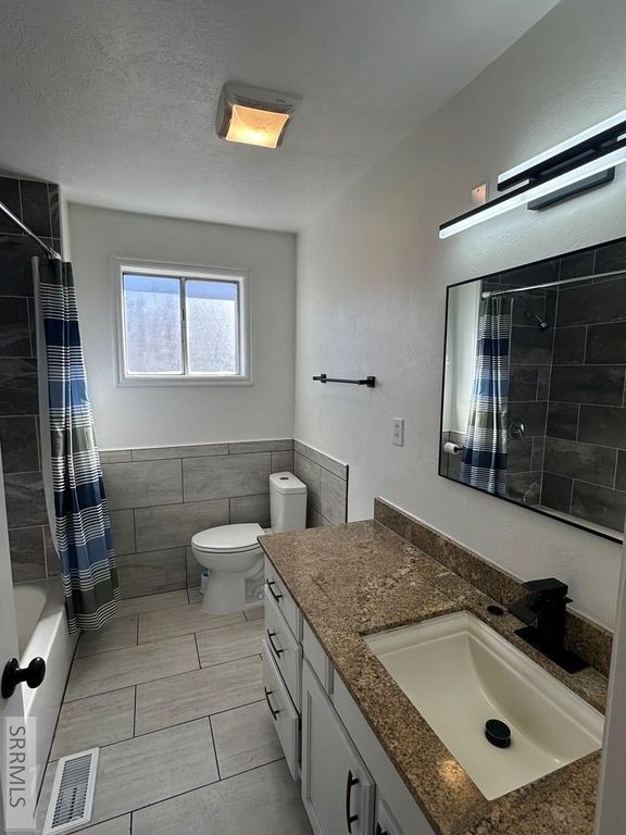 Image 15 of property listing at 1181 Falls Avenue, American Falls, ID 83211