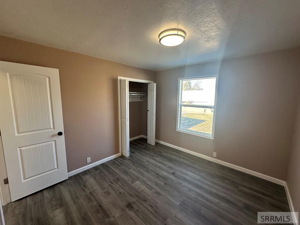 Image 5 of property listing at 1181 Falls Avenue, American Falls, ID 83211